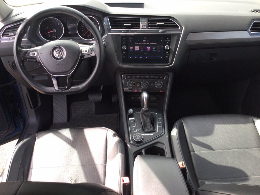 Used 2018 Volkswagen Tiguan SEL AWD/4WD image 19