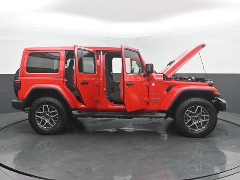 Used 2024 Jeep Wrangler Unlimited Sahara w/ Technology Group AWD/4WD image 61