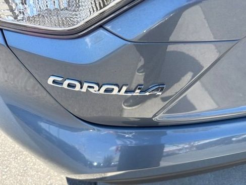 Used 2025 Toyota Corolla LE FWD image 28