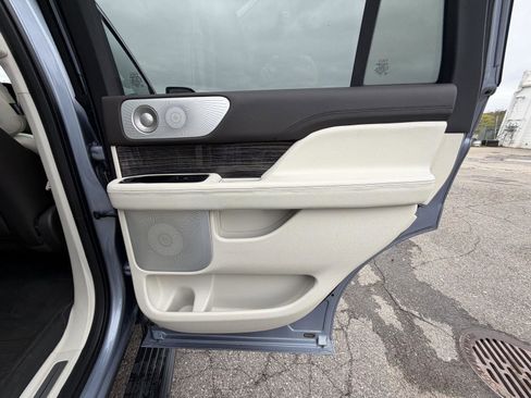 Used 2018 Lincoln Navigator Black Label AWD/4WD image 35