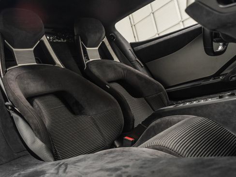 Used 2020 Ford GT image 26