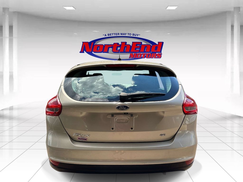 Used 2017 Ford Focus SE FWD image 4