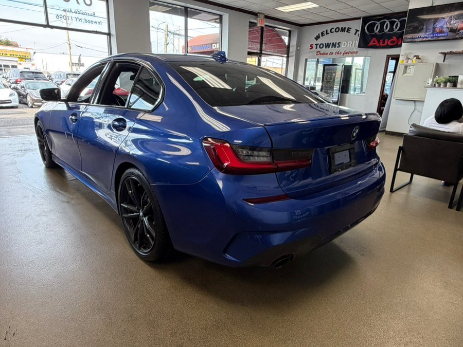 Used 2022 BMW 330i Sedan w/ M Sport Package RWD image 13