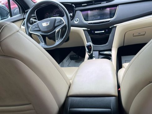 Used 2017 Cadillac XT5 FWD image 28
