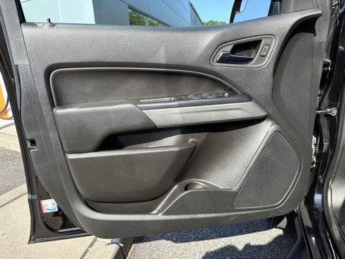 Used 2022 Chevrolet Colorado LT w/ Luxury Package AWD/4WD image 8