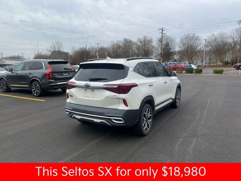 Used 2021 Kia Seltos SX w/ SX Sunroof Package image 17