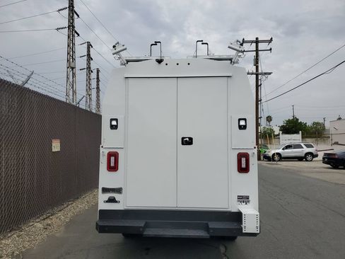 Used 2024 Chevrolet Express 3500 w/ Power Convenience Package RWD image 5