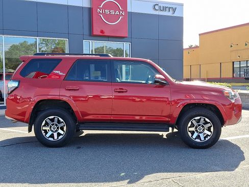 Used 2024 Toyota 4Runner TRD Off-Road Premium image 7