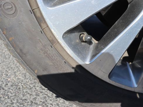 Used 2017 Lincoln MKC Reserve image 28