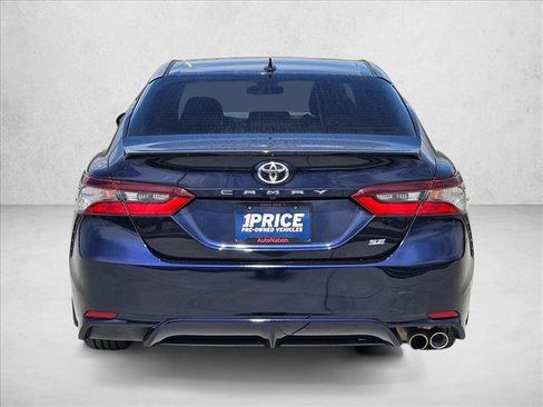 Used 2021 Toyota Camry SE image 6