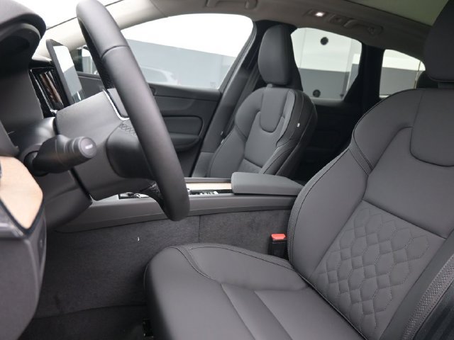 New 2026 Volvo XC60 B5 Core w/ Climate Package AWD/4WD image 10