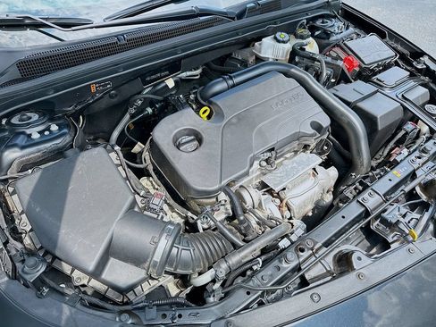 Used 2024 Chevrolet Malibu LT FWD image 26