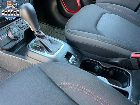 Used 2023 Jeep Renegade Trailhawk AWD/4WD image 23