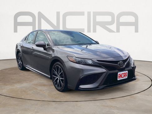 Used 2021 Toyota Camry SE FWD image 7