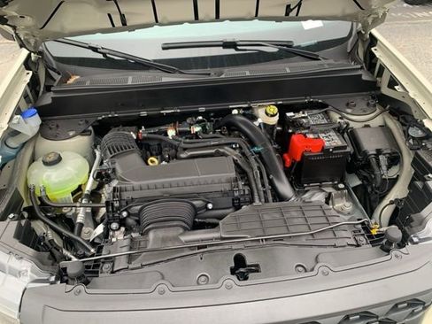 New 2025 Ford Maverick XLT w/ XLT Luxury Package image 33