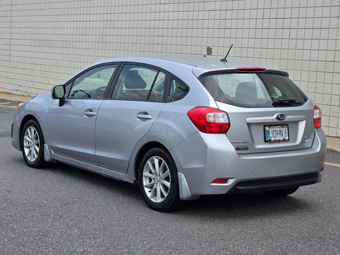 Used 2012 Subaru Impreza 2.0i Premium w/ All-Weather Pkg AWD/4WD image 6