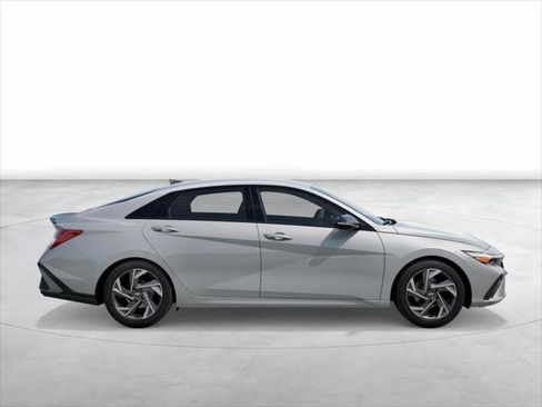 New 2025 Hyundai Elantra SEL image 7