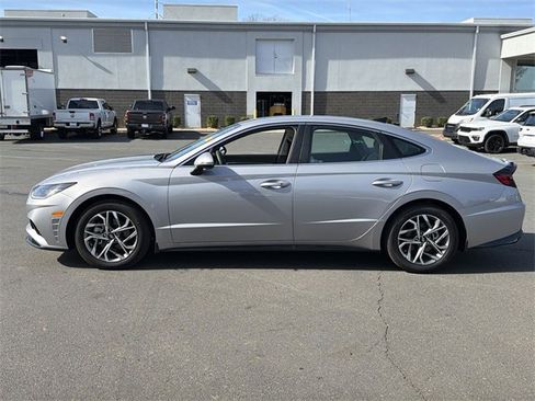 Used 2023 Hyundai Sonata SEL image 3