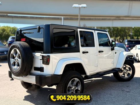 Used 2017 Jeep Wrangler Unlimited Sahara w/ Connectivity Group AWD/4WD image 7