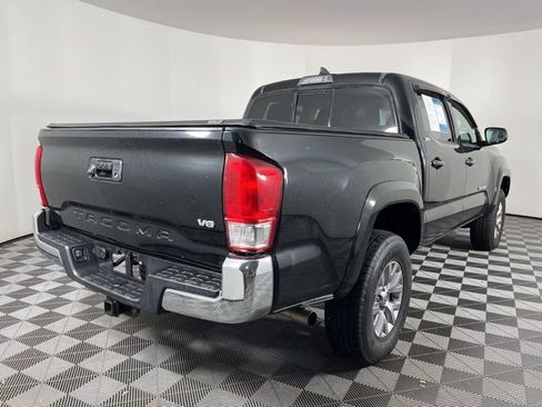 Used 2017 Toyota Tacoma SR5 image 10