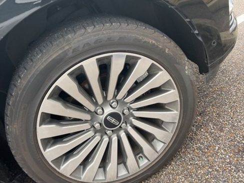 Used 2018 Lincoln Navigator Reserve w/ Technology Package image 4