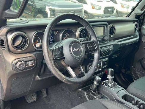 Used 2018 Jeep Wrangler Sport AWD/4WD image 17