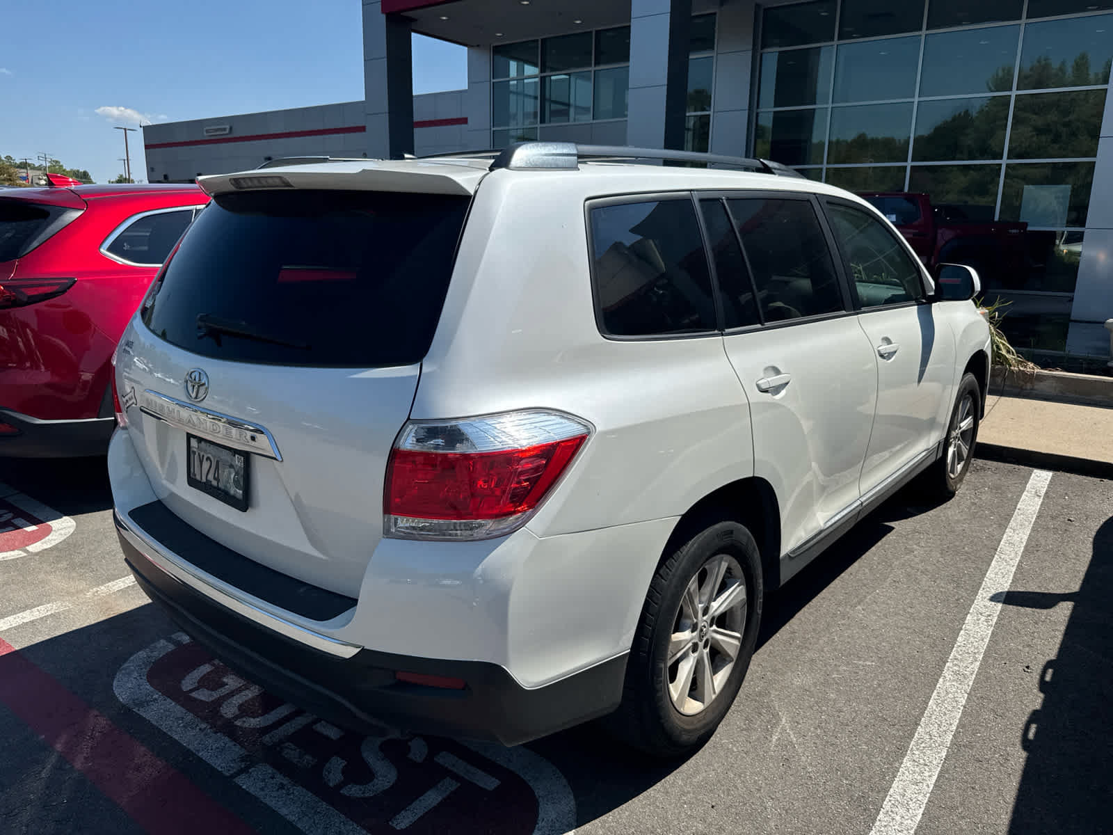 Used 2012 Toyota Highlander SE FWD image 5