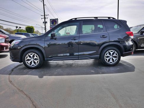 Used 2024 Subaru Forester Premium image 4