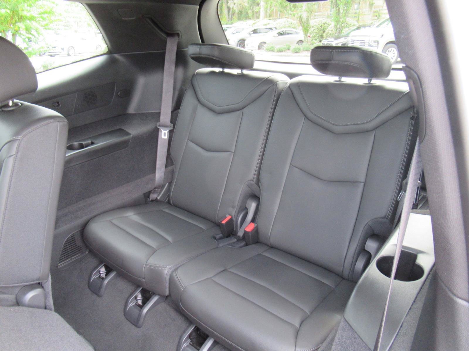 Used 2025 Cadillac XT6 Luxury FWD image 33