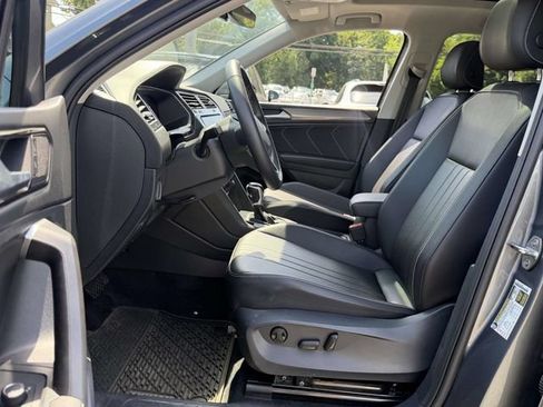 Used 2024 Volkswagen Tiguan SE AWD/4WD image 8