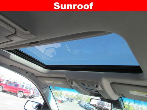 Used 2019 GMC Yukon Denali w/ Denali Ultimate Package AWD/4WD image 19