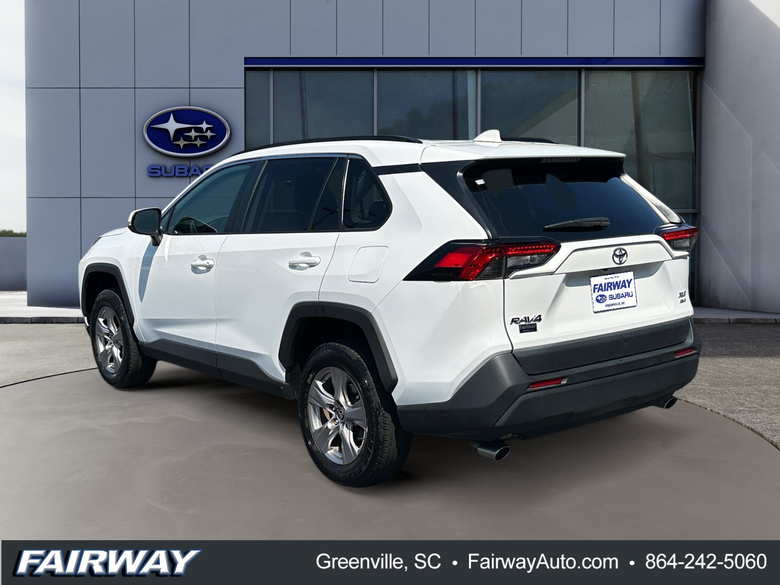 Used 2025 Toyota RAV4 XLE AWD/4WD image 3