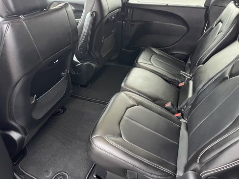 New 2026 Chrysler Pacifica Select image 13