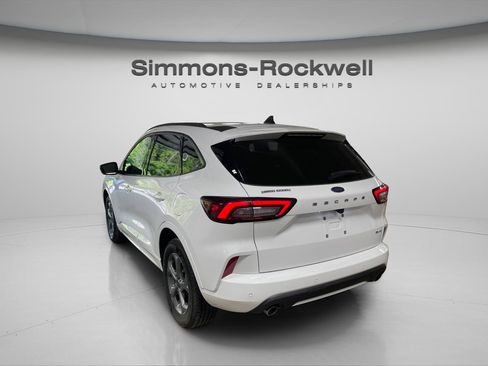 Used 2023 Ford Escape ST-Line w/ Tech Pack #1 AWD/4WD image 3