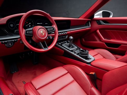 Used 2023 Porsche 911 Targa 4S image 2