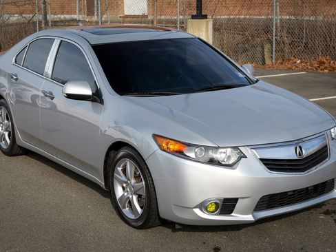 Used 2013 Acura TSX Sedan image 9