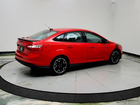 Used 2014 Ford Focus SE w/ Equipment Group 201A FWD image 5