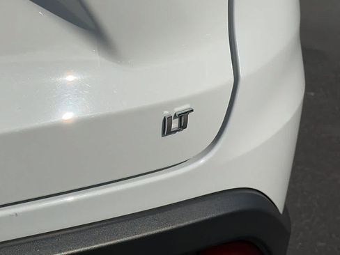 Used 2024 Chevrolet Trax LT FWD image 28
