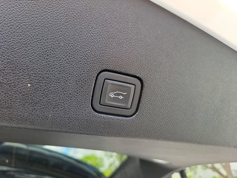 Certified 2024 Cadillac XT6 Premium Luxury w/ Platinum Package FWD image 27