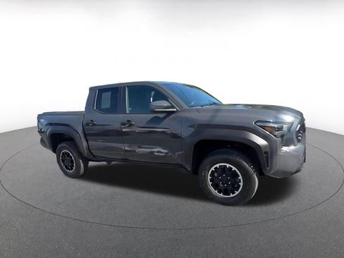 Used 2025 Toyota Tacoma TRD Off-Road image 2