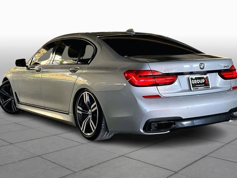 Used 2019 BMW 740i w/ M Sport Package image 11