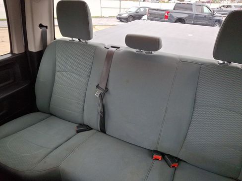 Used 2018 RAM 2500 Tradesman w/ Chrome Appearance Group image 18