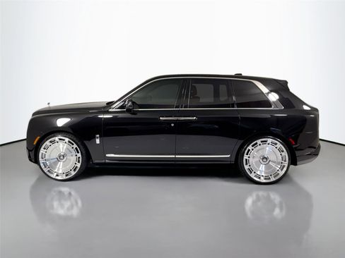 Used 2025 Rolls-Royce Cullinan image 10