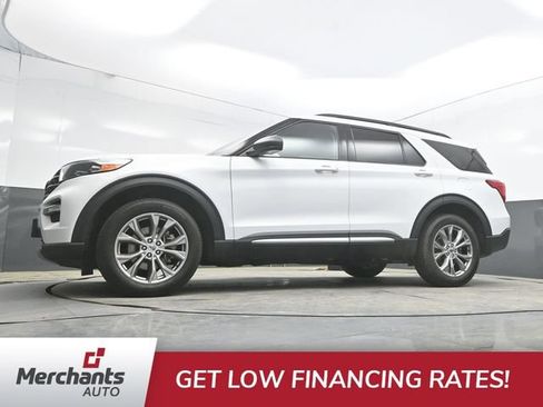 Used 2022 Ford Explorer XLT w/ Equipment Group 202A AWD/4WD image 31