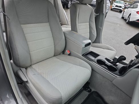 Used 2017 Toyota Camry LE image 14