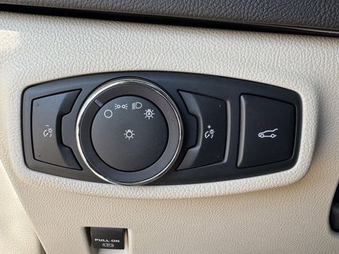 Used 2018 Lincoln MKC Select w/ Select Plus Package image 32