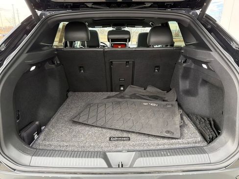 Used 2023 Volkswagen ID.4 Pro S Plus image 23