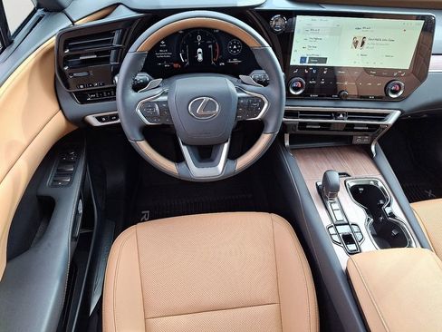 Used 2025 Lexus RX 350 Premium image 12