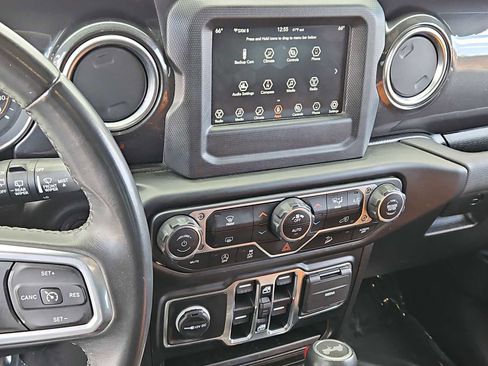 Used 2021 Jeep Wrangler Unlimited Sahara image 28