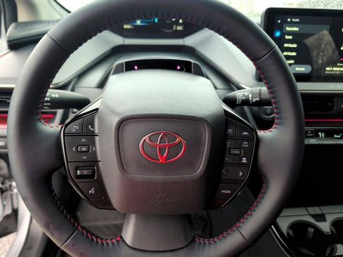 Used 2026 Toyota Prius Plug-In Hybrid image 18